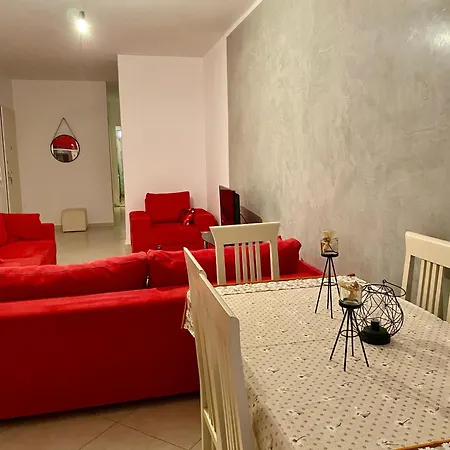 Pau Apartament דירה *