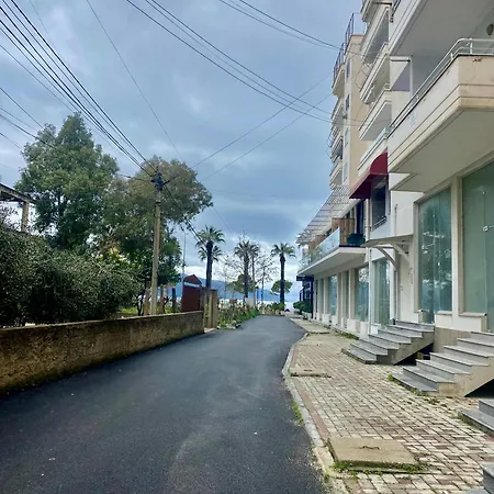 Pau Apartament דירה